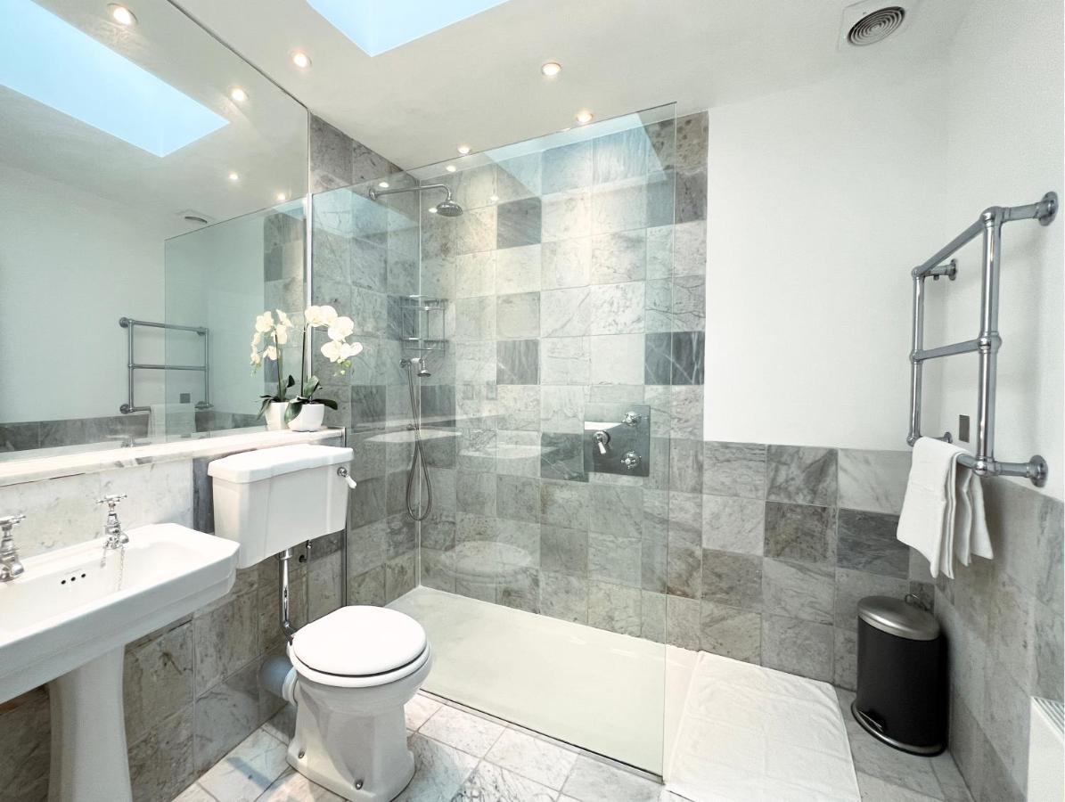Museum St Central Soho Townhouse Londra Esterno foto